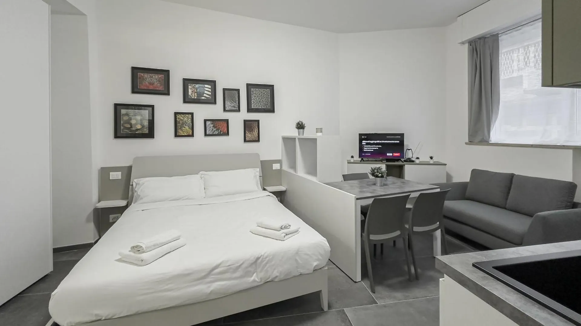 Realkasa Leopardi Studio Bologna 0*,  Italy