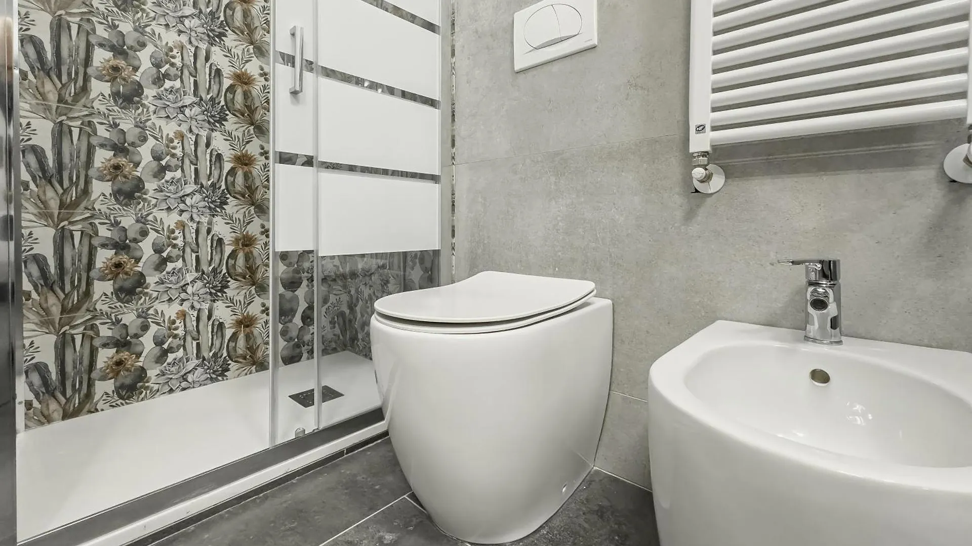 Realkasa Leopardi Studio Bologna Italy